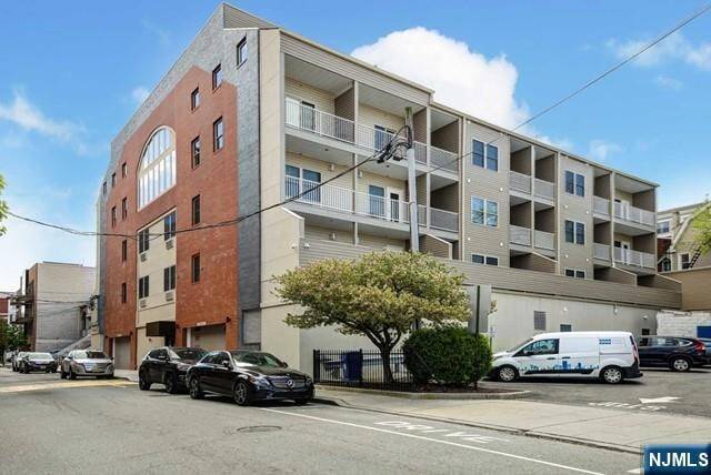 property at 545 39th St