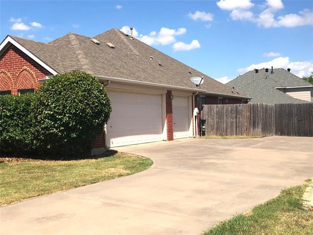 3002 St Amanda Dr in Mansfield, TX - Foto de edificio - Building Photo