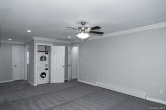 34 Longfellow Ave in Levittown, NY - Building Photo - Building Photo