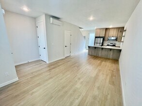 8827 N Endicott Ave in Portland, OR - Building Photo - Building Photo