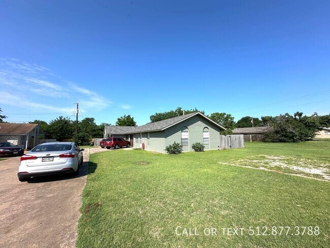 2402 Parker Cir in Georgetown, TX - Building Photo - Building Photo