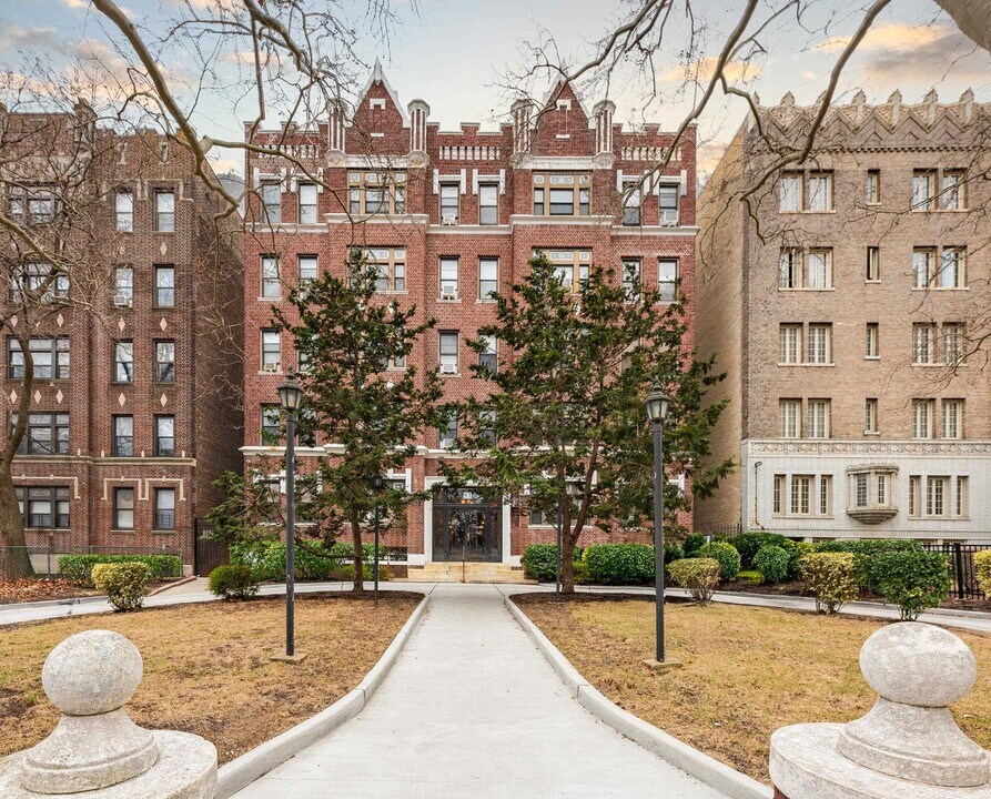 53 Duncan Ave in Jersey City, NJ - Building Photo
