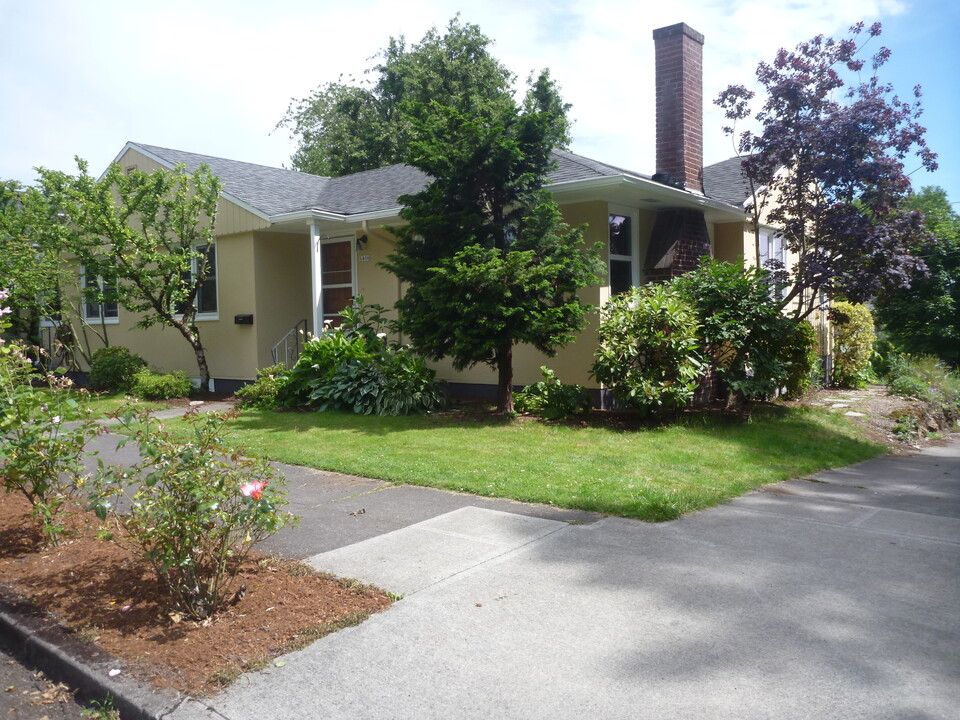 1406 -1410 NE Skidmore St., Unit Small Basement Studio Sized 1 Br. in Portland, OR - Building Photo