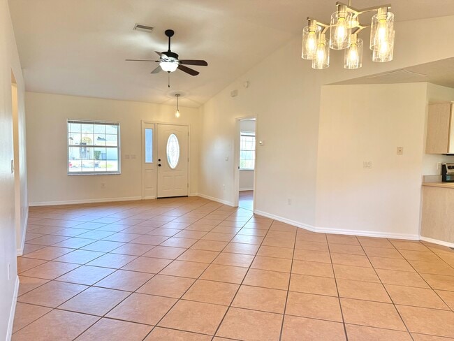 40 Brunett Ln in Palm Coast, FL - Building Photo - Building Photo