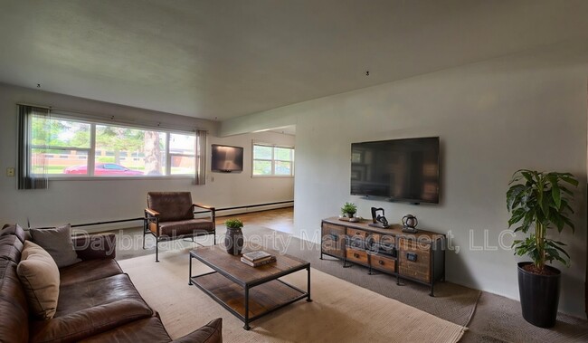 property at 2913 8th St N