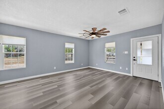 1203 Ave J in Hondo, TX - Building Photo - Building Photo