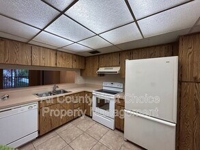 5265 E Bay Dr in Clearwater, FL - Building Photo - Building Photo