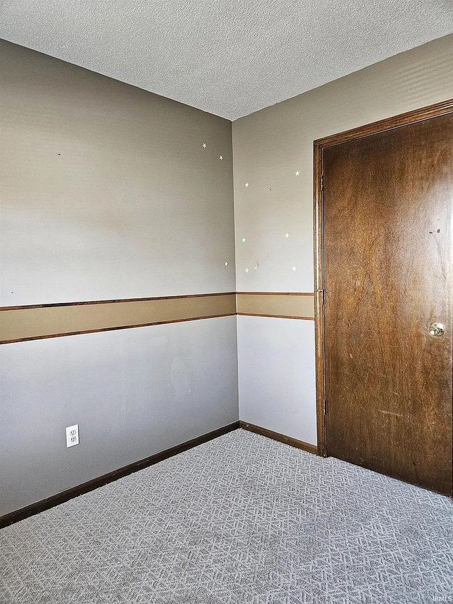 1330 Springbrook Rd in Fort Wayne, IN - Foto de edificio - Building Photo