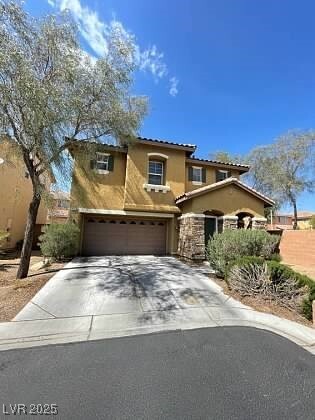 8768 Charm Canyon Ave in Las Vegas, NV - Building Photo