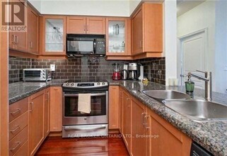 10-1110 Delisle Ave in Toronto, ON - Building Photo - Building Photo