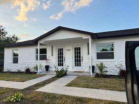 9466 Tacoma Ave in Englewood, FL - Building Photo