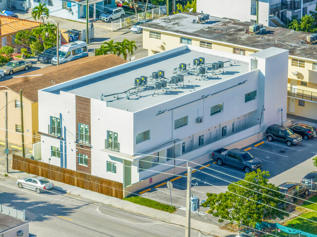 1567 NW 1st St in Miami, FL - Building Photo - Building Photo