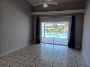 4416 SW 24th Ave in Cape Coral, FL - Foto de edificio - Building Photo