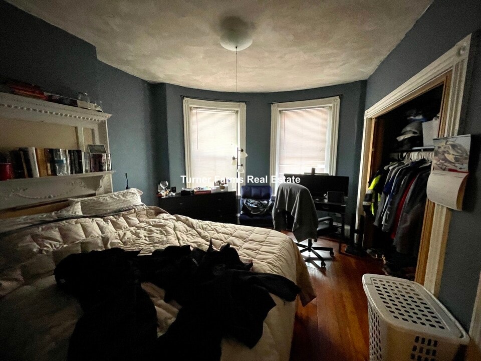 13 Perry St, Unit 1 in Brookline, MA - Building Photo