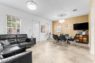 8309 NW 8th Way in Boca Raton, FL - Building Photo - Building Photo