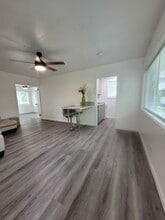 454 Kuamo'o St in Honolulu, HI - Building Photo - Building Photo