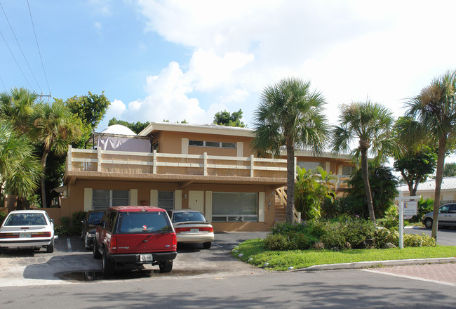 2115 NE 37th St in Fort Lauderdale, FL - Building Photo - Building Photo