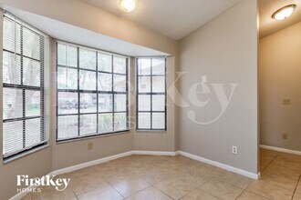 1907 Landside Dr in Valrico, FL - Foto de edificio - Building Photo