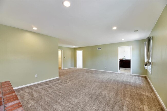 5341 Waring Rd in San Diego, CA - Building Photo - Building Photo