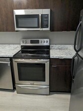 617 Ixoria Ave in Fort Pierce, FL - Building Photo - Building Photo