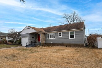 2102 Longfellow Ave in East Meadow, NY - Building Photo - Building Photo