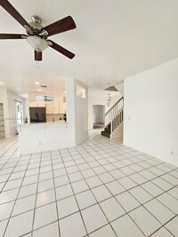 7426 Prescott Ln in Greenacres, FL - Foto de edificio - Building Photo