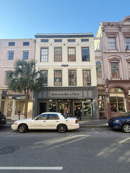 235 King St in Charleston, SC - Building Photo