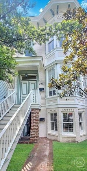 property at 209 E Duffy St