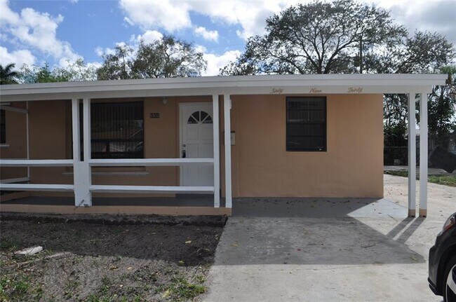 6930 Liberty St in Hollywood, FL - Building Photo - Building Photo