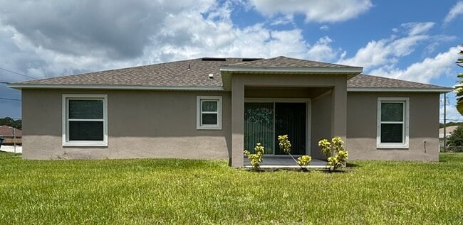 541 Eldron Blvd SE in Palm Bay, FL - Building Photo - Building Photo