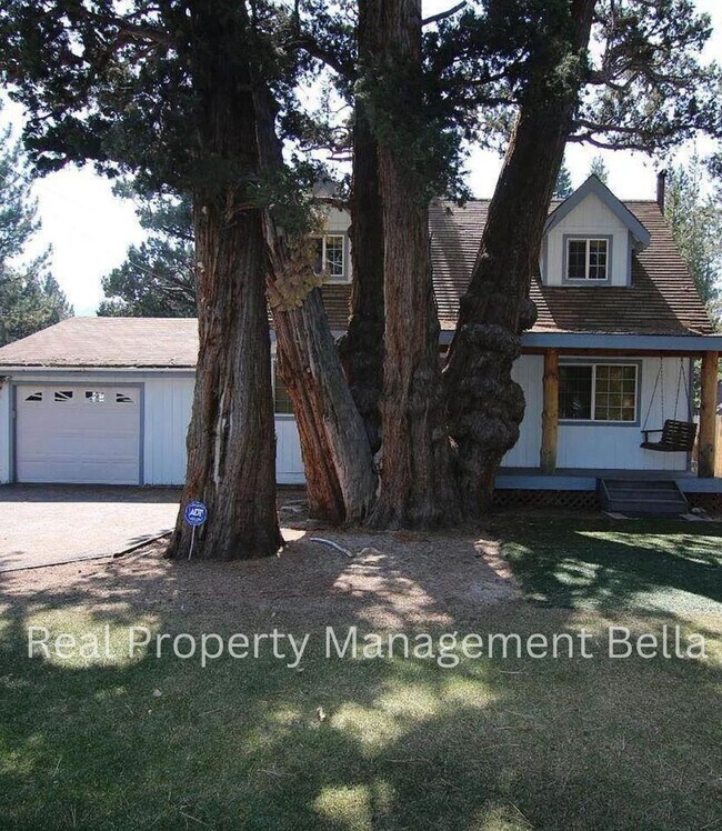 1050 Mohawk St in South Lake Tahoe, CA - Building Photo - Building Photo