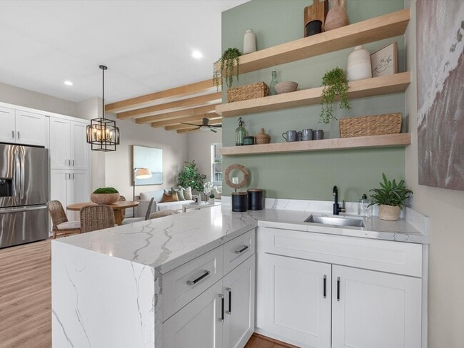 1102 64th St in Galveston, TX - Foto de edificio - Building Photo