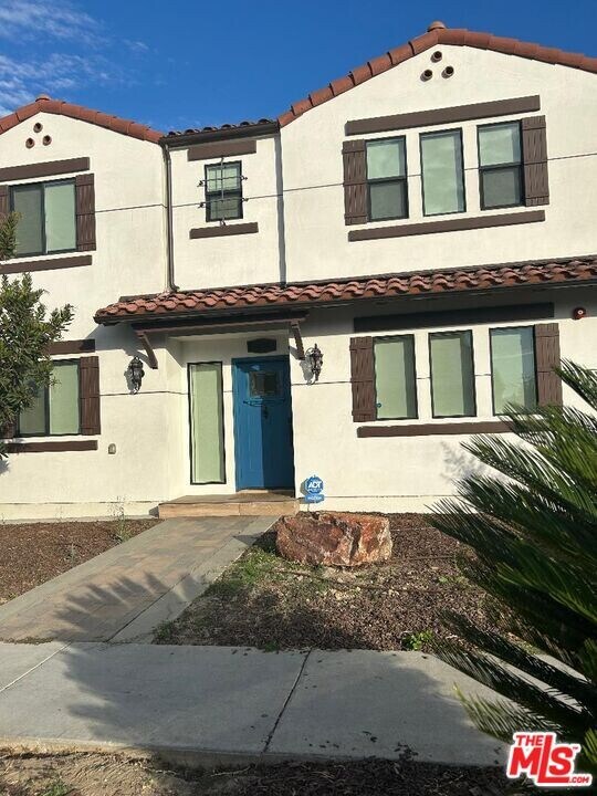10224 La Reina Ave in Downey, CA - Building Photo