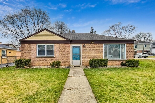 property at 733 E Rockland Rd