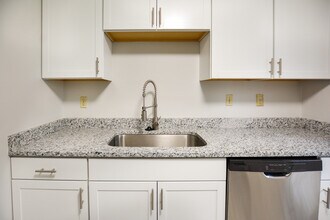 173 Rutledge Ave-Unit -B in Charleston, SC - Building Photo - Building Photo