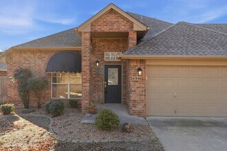 4900 Cypress Lake Dr in Norman, OK - Building Photo - Building Photo