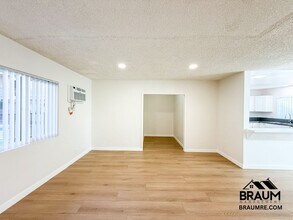 13115 Oxnard St in Los Angeles, CA - Building Photo - Building Photo