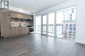 180 Mill St in Toronto, ON - Building Photo - Building Photo