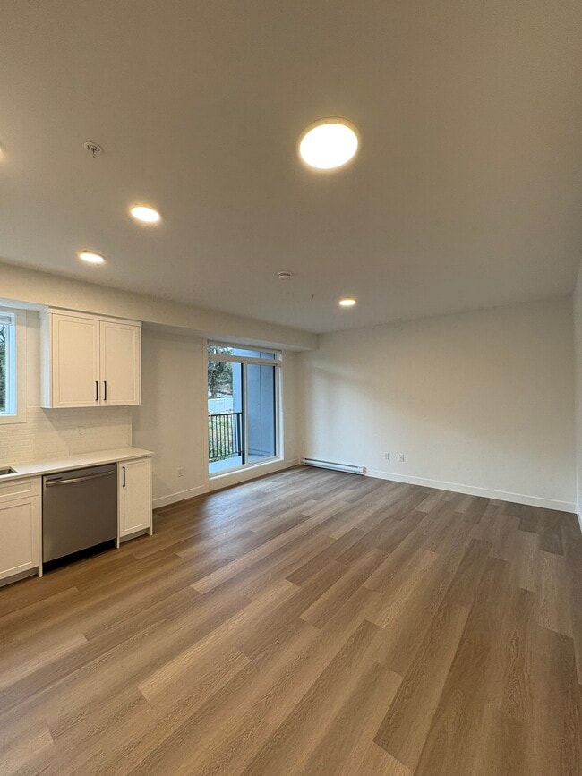 33820 S Fraser Way in Abbotsford, BC - Building Photo - Building Photo