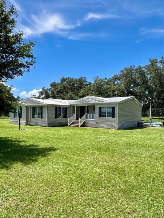 4229 Ryals Rd in Zephyrhills, FL - Building Photo