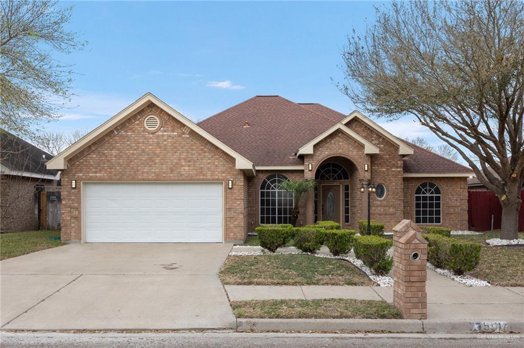 15 N 24th St in McAllen, TX - Building Photo