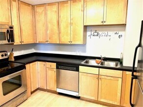 3131 Excelsior Blvd-Unit -410 in Minneapolis, MN - Building Photo - Building Photo