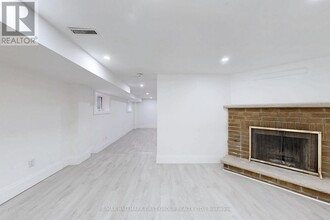 1 Bramwell Dr in Ajax, ON - Building Photo - Building Photo