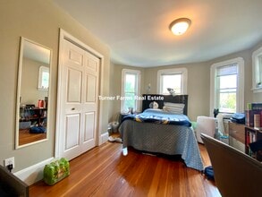 6 Warner St, Unit 1 in Somerville, MA - Foto de edificio - Building Photo