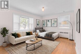 17 Webber Ave in Hamilton, ON - Building Photo