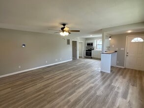 732 W Daugherty St in Webb City, MO - Building Photo - Building Photo