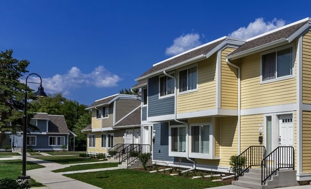 New Village Park in Kalamazoo, MI - Building Photo