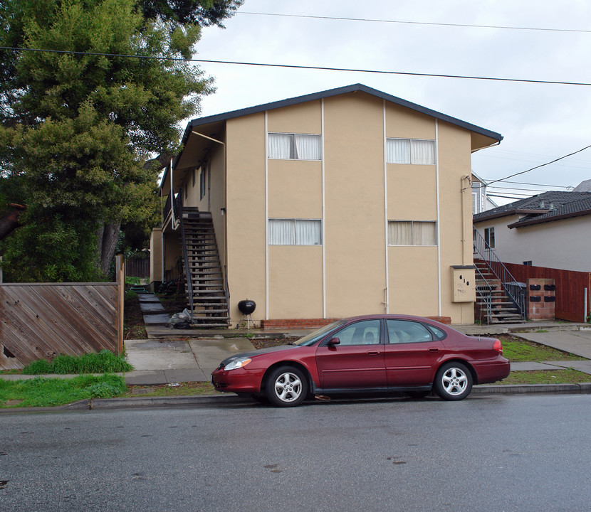 616 Railroad Ave in South San Francisco, CA - Building Photo