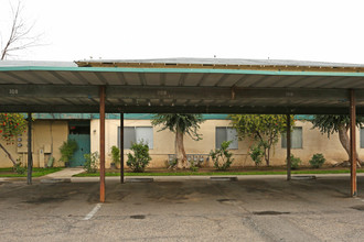 1248 N 11th St in Fresno, CA - Foto de edificio - Building Photo