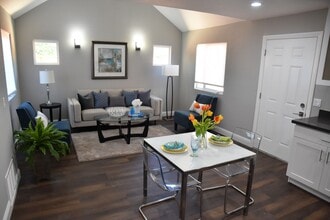501-503 Pierce Rd in Menlo Park, CA - Building Photo - Building Photo